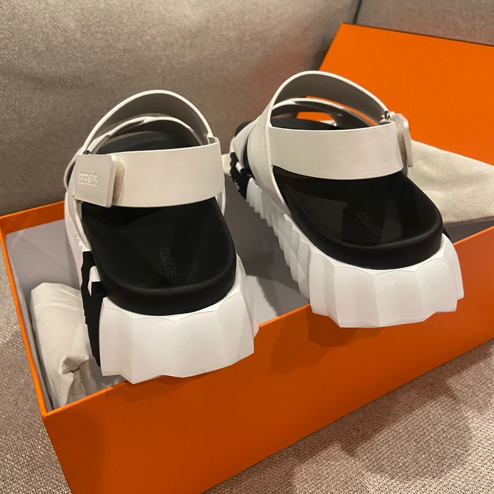 NEW Hermes Electric White and Black Leather H Sandals - Picture 10 of 15